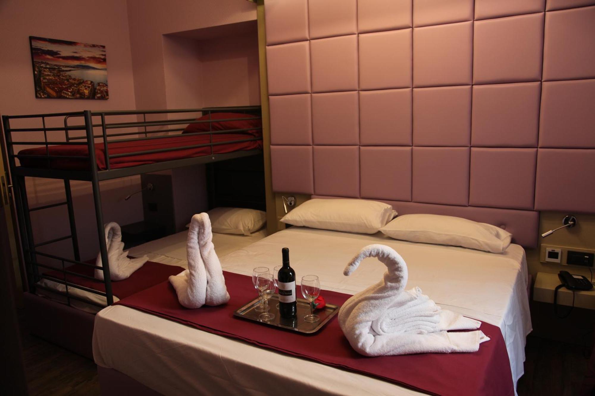 Dolce Vita Rooms Неаполь Екстер'єр фото