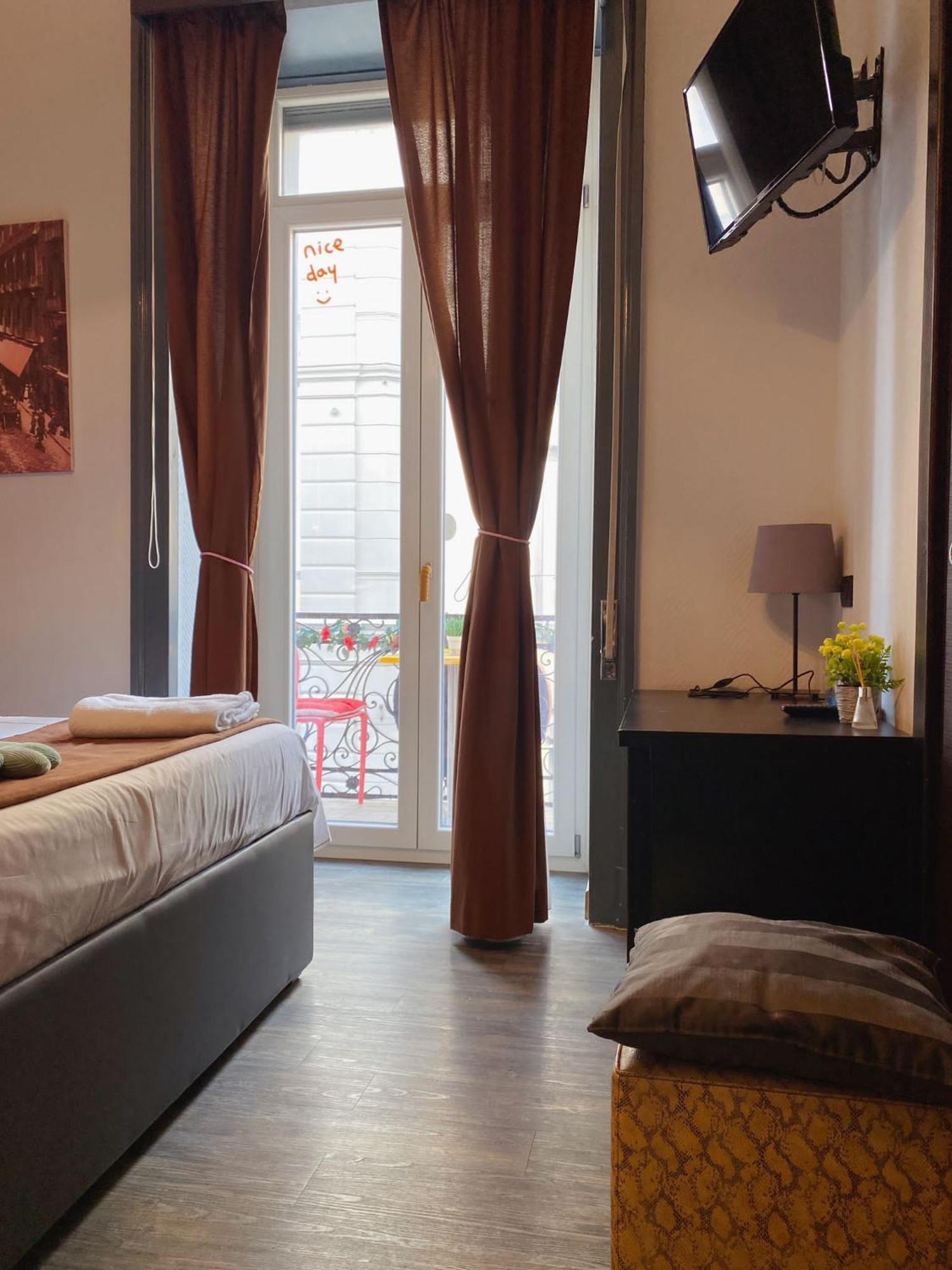 Dolce Vita Rooms Неаполь Екстер'єр фото
