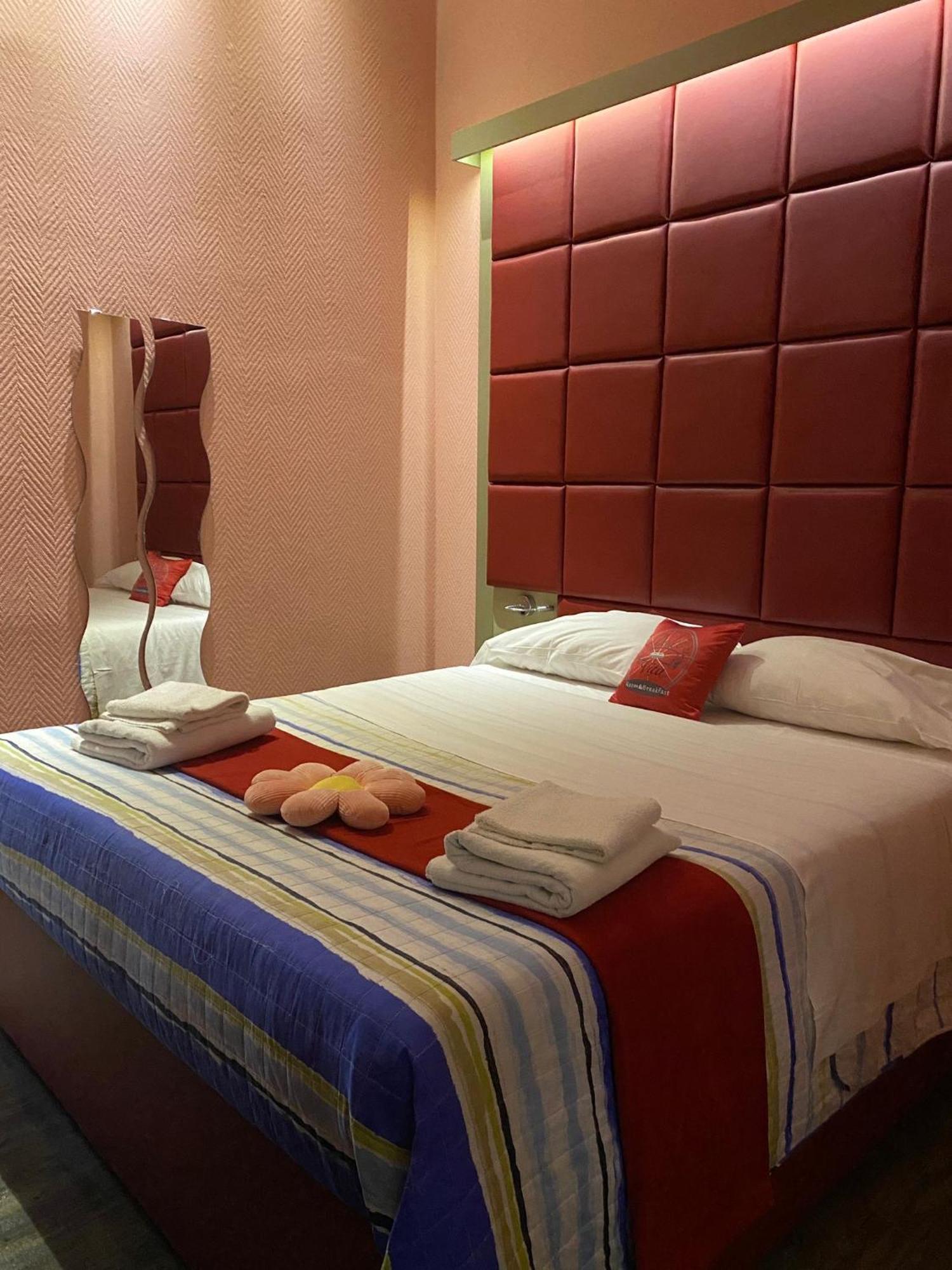 Dolce Vita Rooms Неаполь Екстер'єр фото